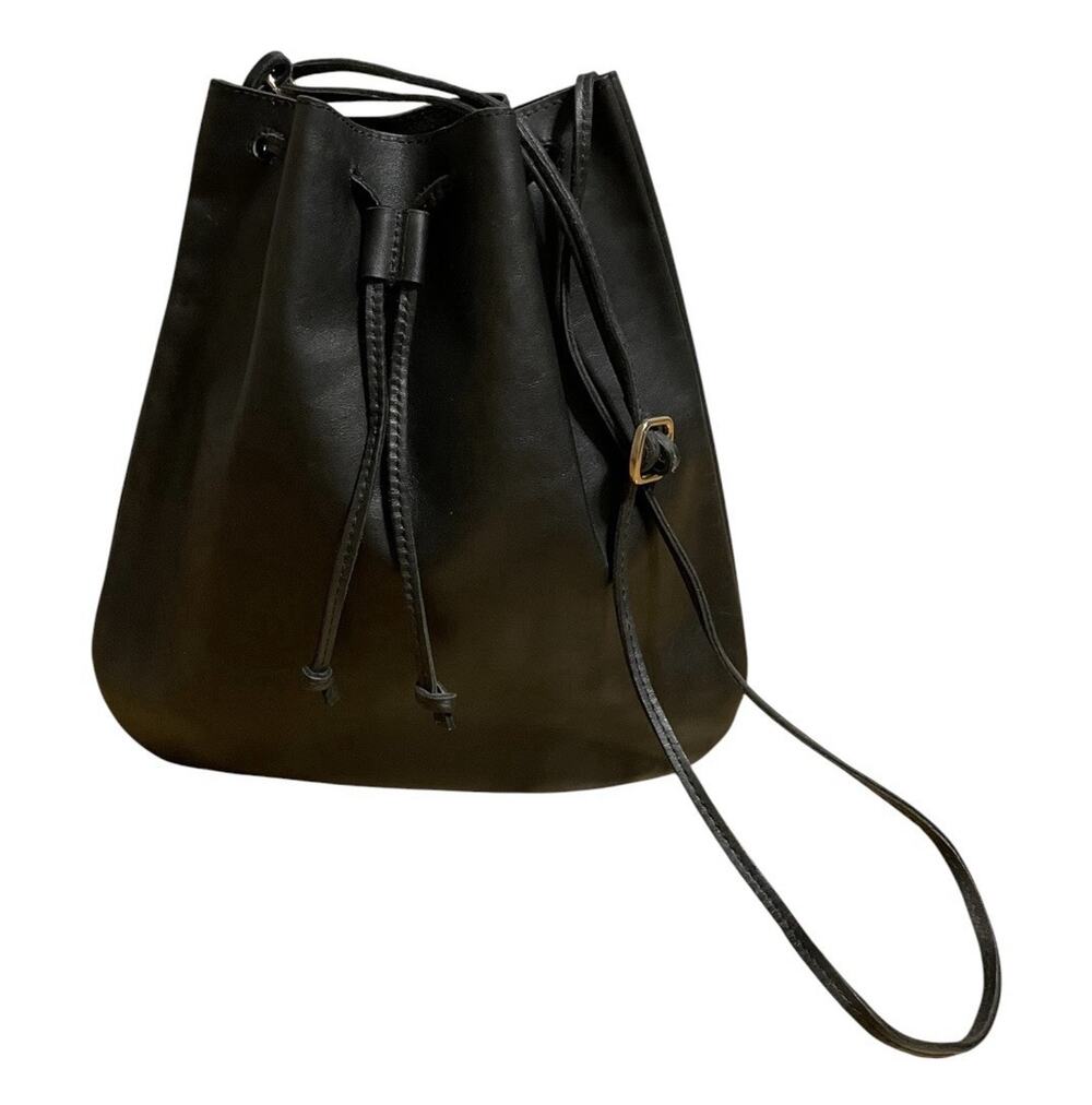 d/e Goods Black Leather Drawstring Bucket Bag 12x12 Crossbody Handmade Rare EUC